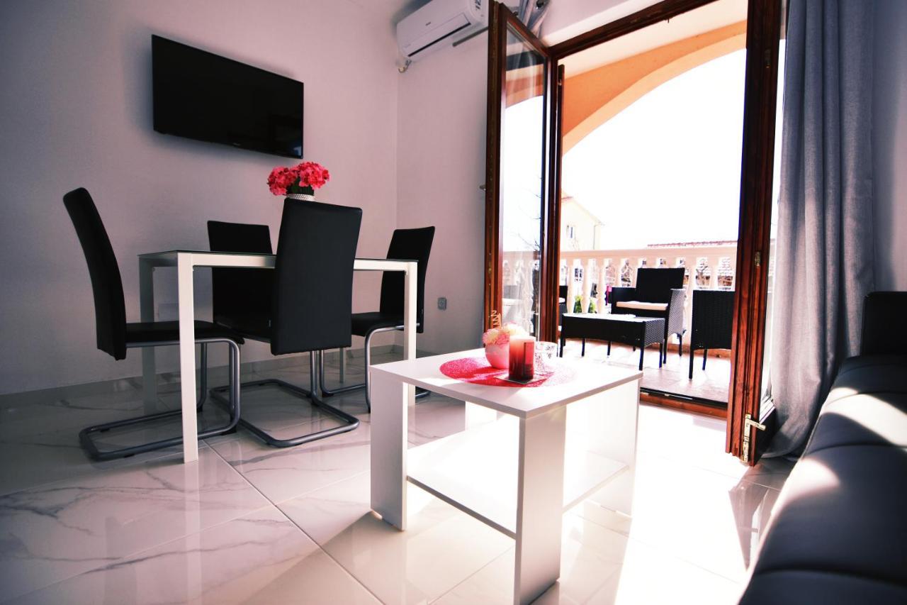 Apartments Samac شيبينيك المظهر الخارجي الصورة