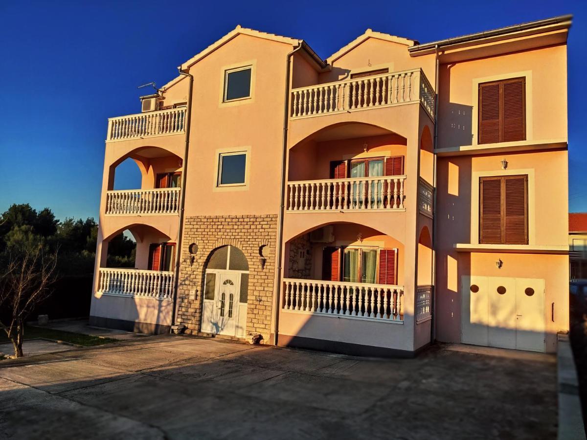 Apartments Samac شيبينيك المظهر الخارجي الصورة